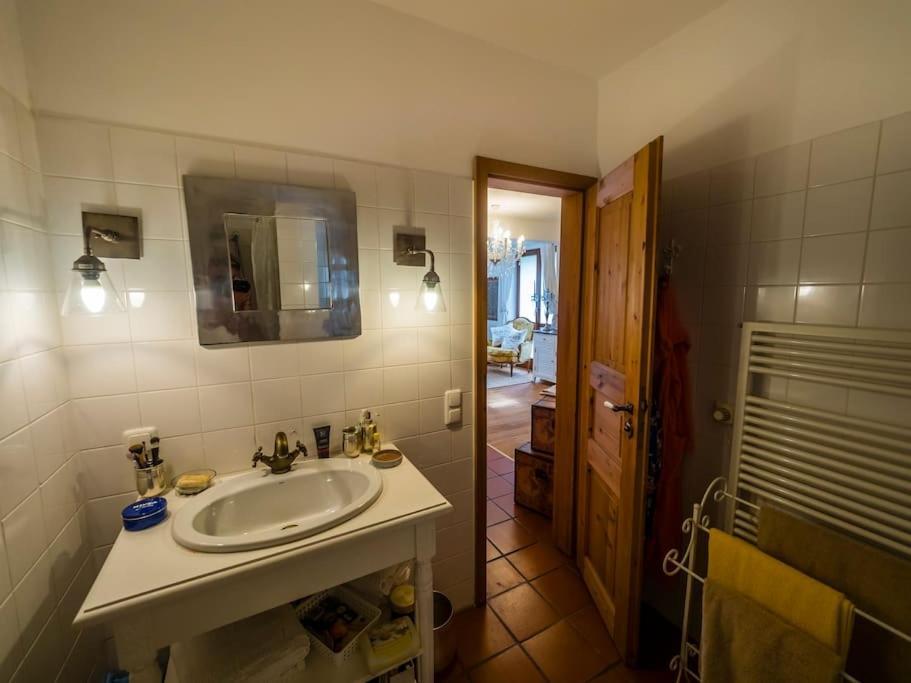Einliegerwohnung In Einer Muehle Vor Den Toren Frankfurts, Ideal Fuer Messegaeste Oder Stop Over Dreieich Luaran gambar
